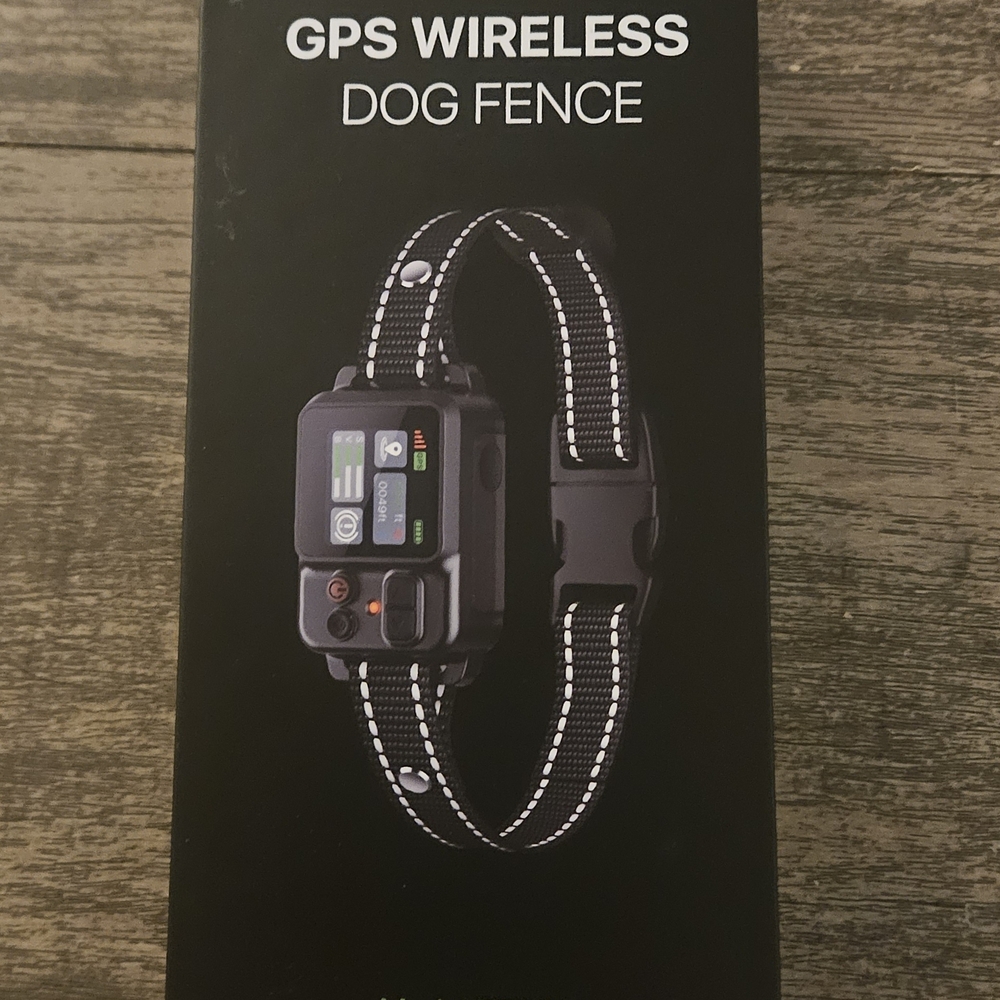 Wireless GPS Dog Fence Collar with Reflective Black Strap